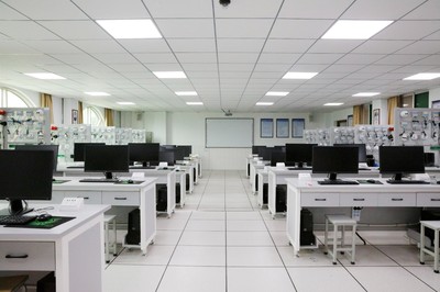 線上看牧院丨走進河南牧業(yè)經(jīng)濟學院信息工程學院(軟件學院) 計算機軟件及網(wǎng)絡技術